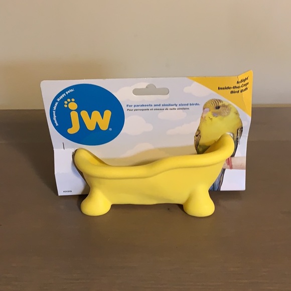 🆕 JW Insight Inside the Cage Yellow Bird Bath - Picture 2 of 3